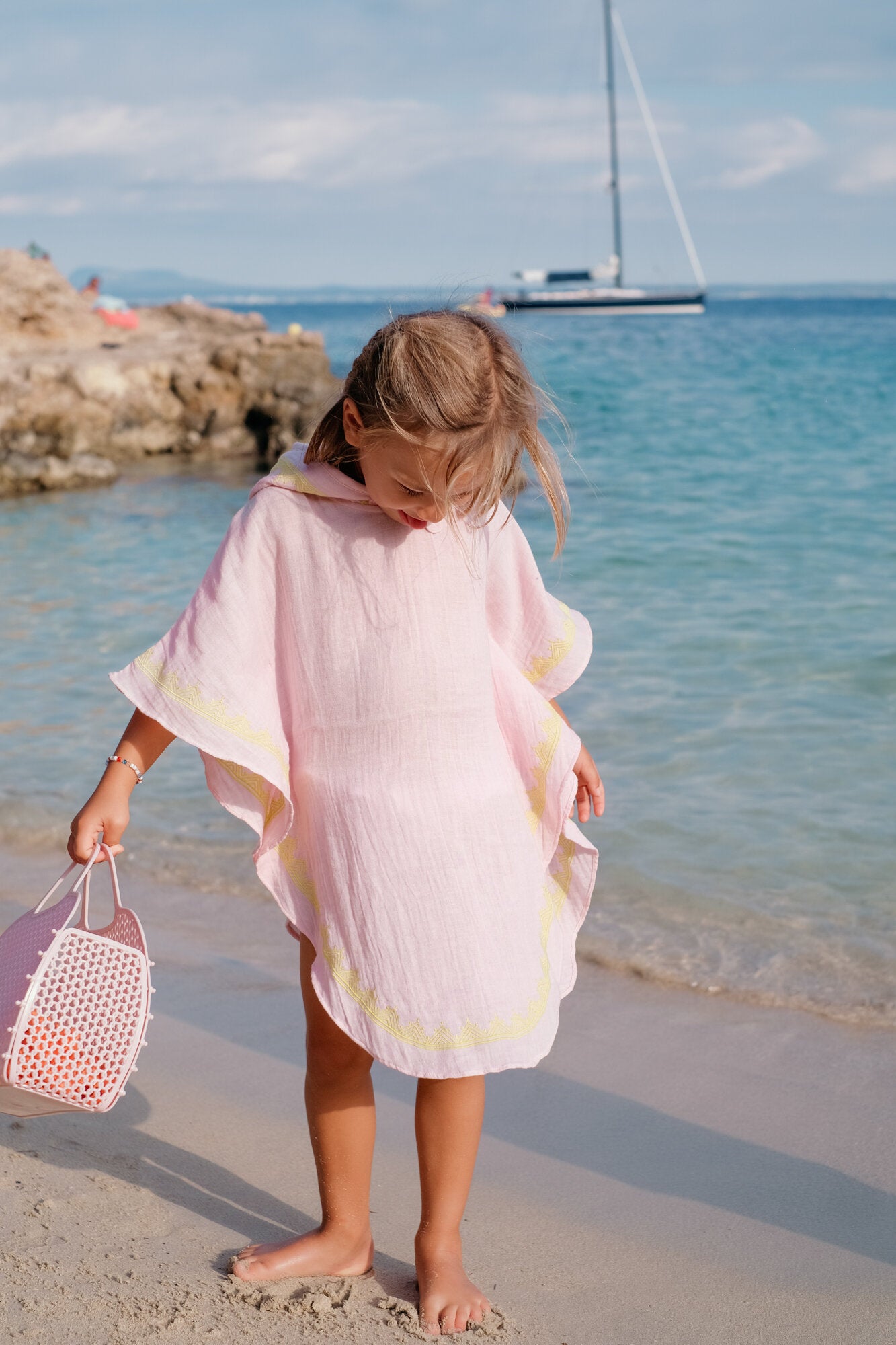 Girls' hooded cover-up, pale pink